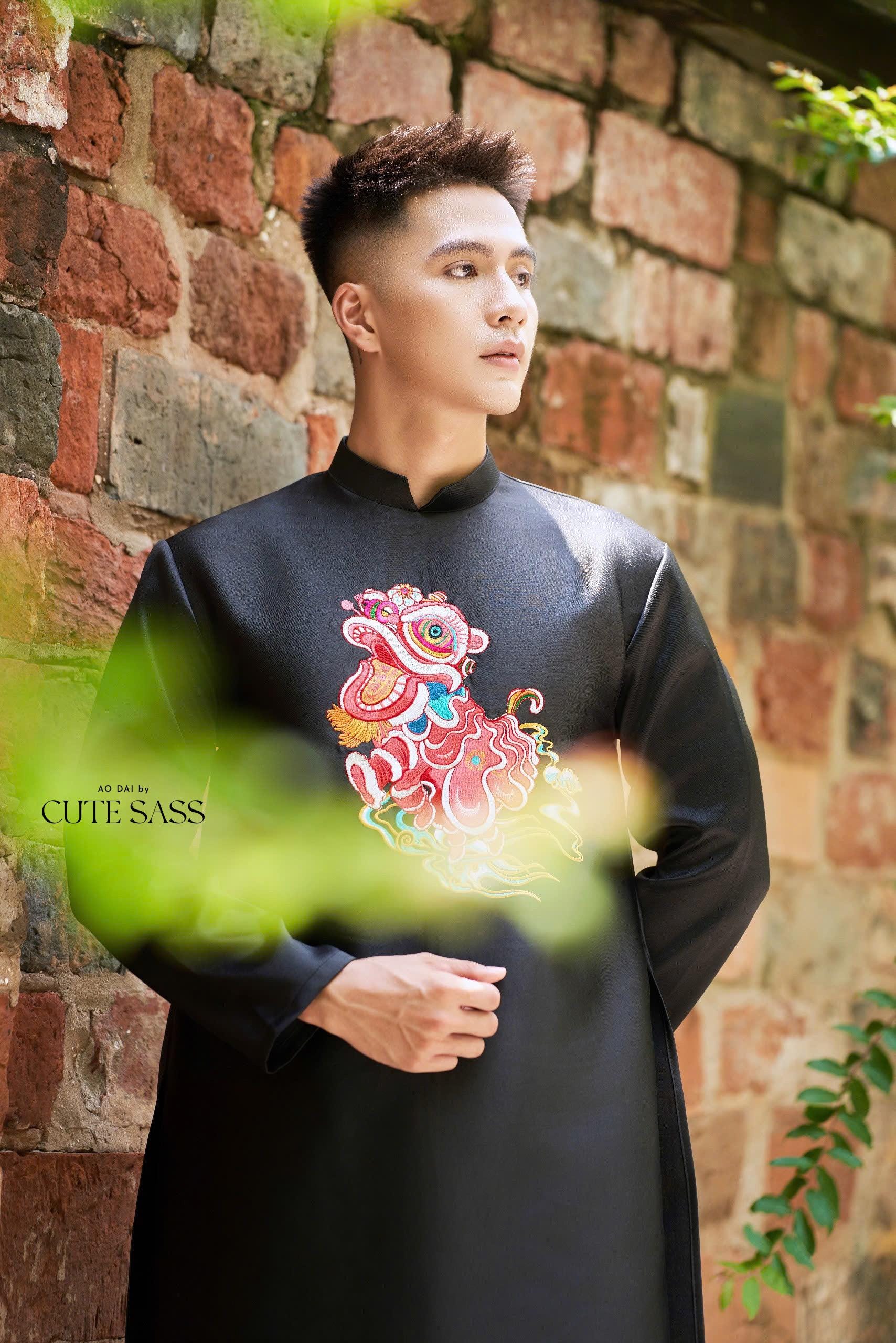 Black Embroidery Lan Ao Dai Top| Pre-made Traditional Vietnamese Ao Dai| Lunar New Year | Ao Dai for Dad, Boy | Ao Dai Tet|