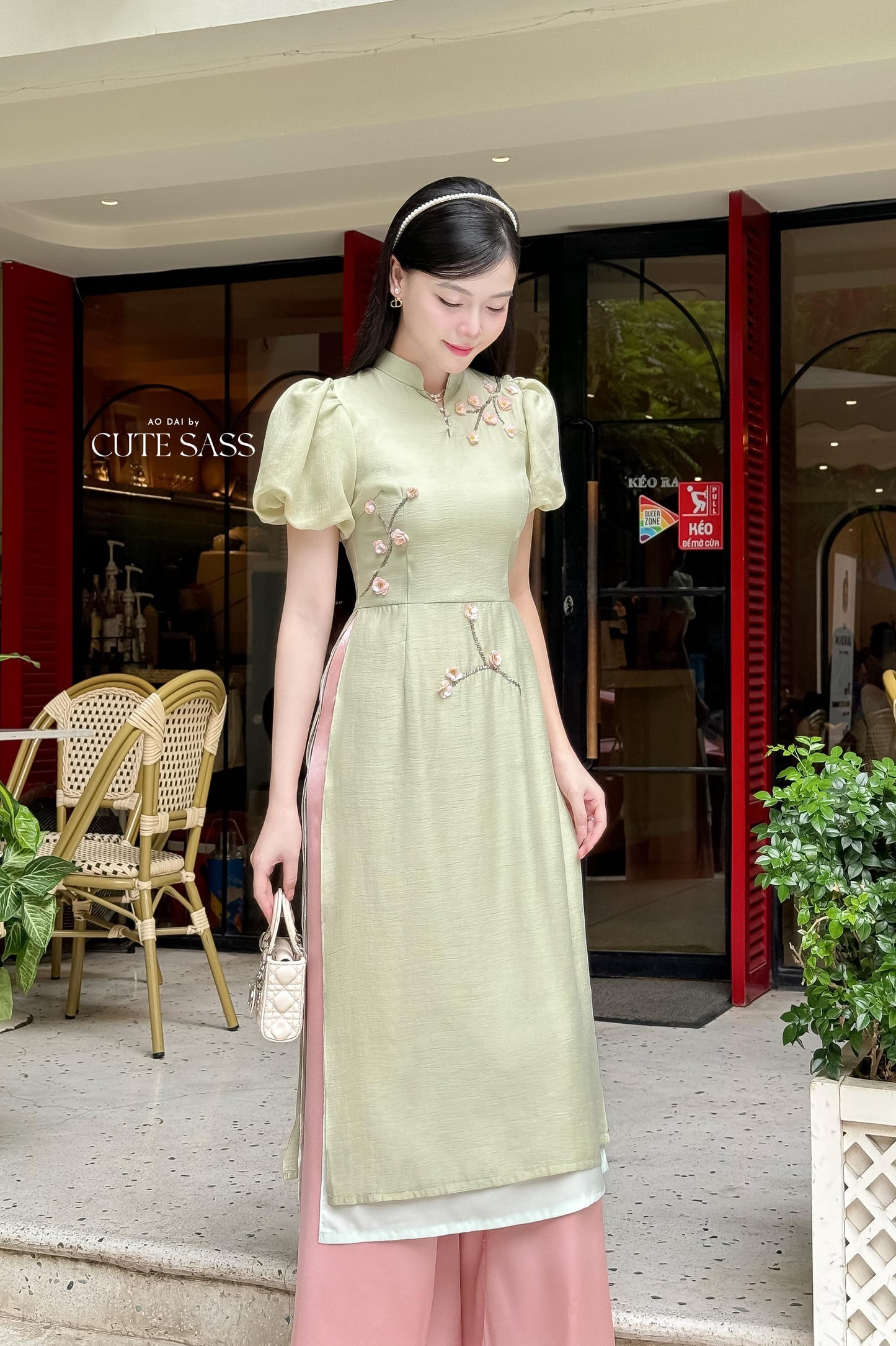 Huyen Mi - Pastel Green Puffy Sleeves Ao Dai Set|Pre-made Traditional Vietnamese Women Ao Dai with Pants | Lunar New Year|Ao Dai Cach Tan