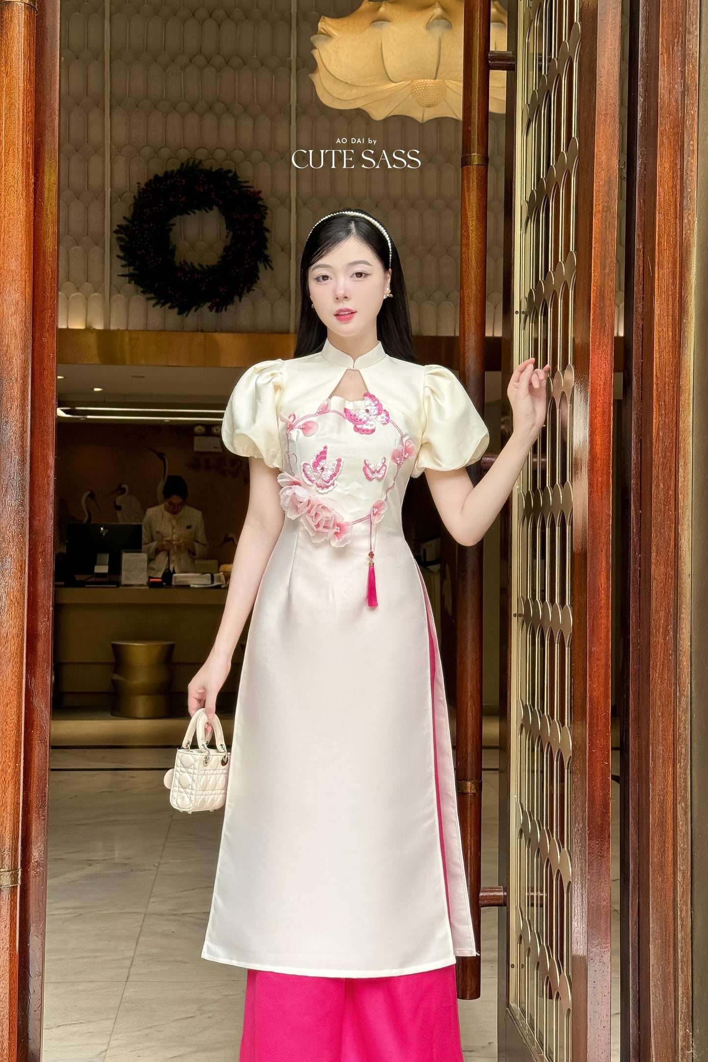 Huyen Mi - Cream Cut Out Puffy Sleeves Ao Dai Set|Pre-made Traditional Vietnamese Women Ao Dai with Pants | Lunar New Year|Ao Dai Cach Tan