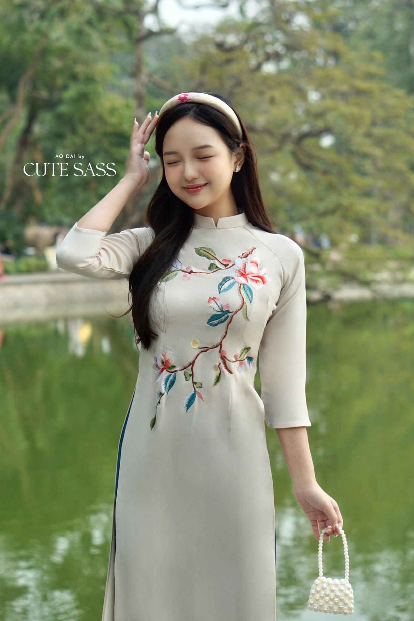 Cream Plumeria Embroidery Ao Dai Set 39A| Pre-made Traditional Vietnamese Women Ao Dai with Pants |Lunar New Year|Ao Dai Truyen Thong