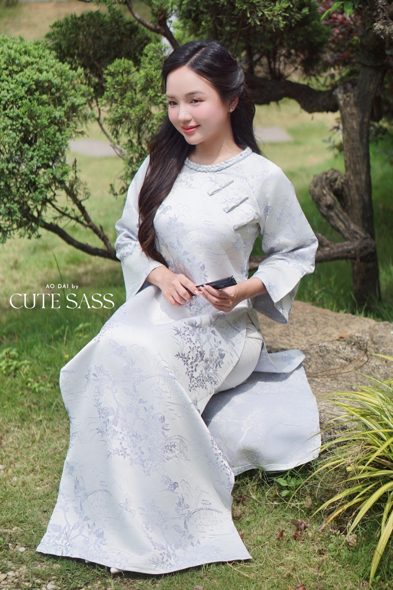 Yen - Silver/Blue Mountain Bows Ao Dai Top Only, No Pants 43A AoDaibyCuteSass