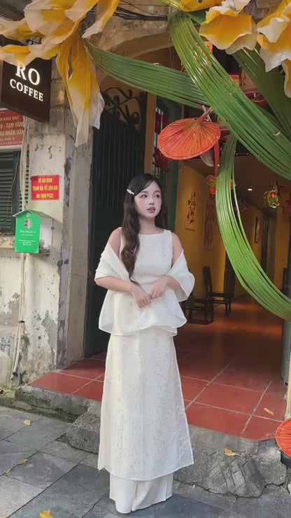 Linh Vy - Cream Scarf