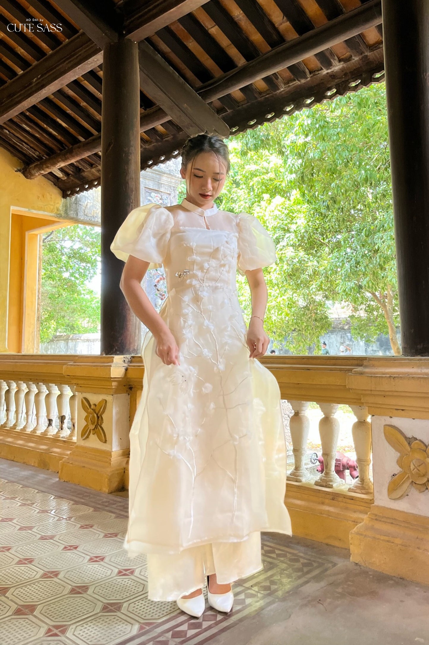 Puffy Sleeve Sparkle Ao Dai Set (White and Pink)