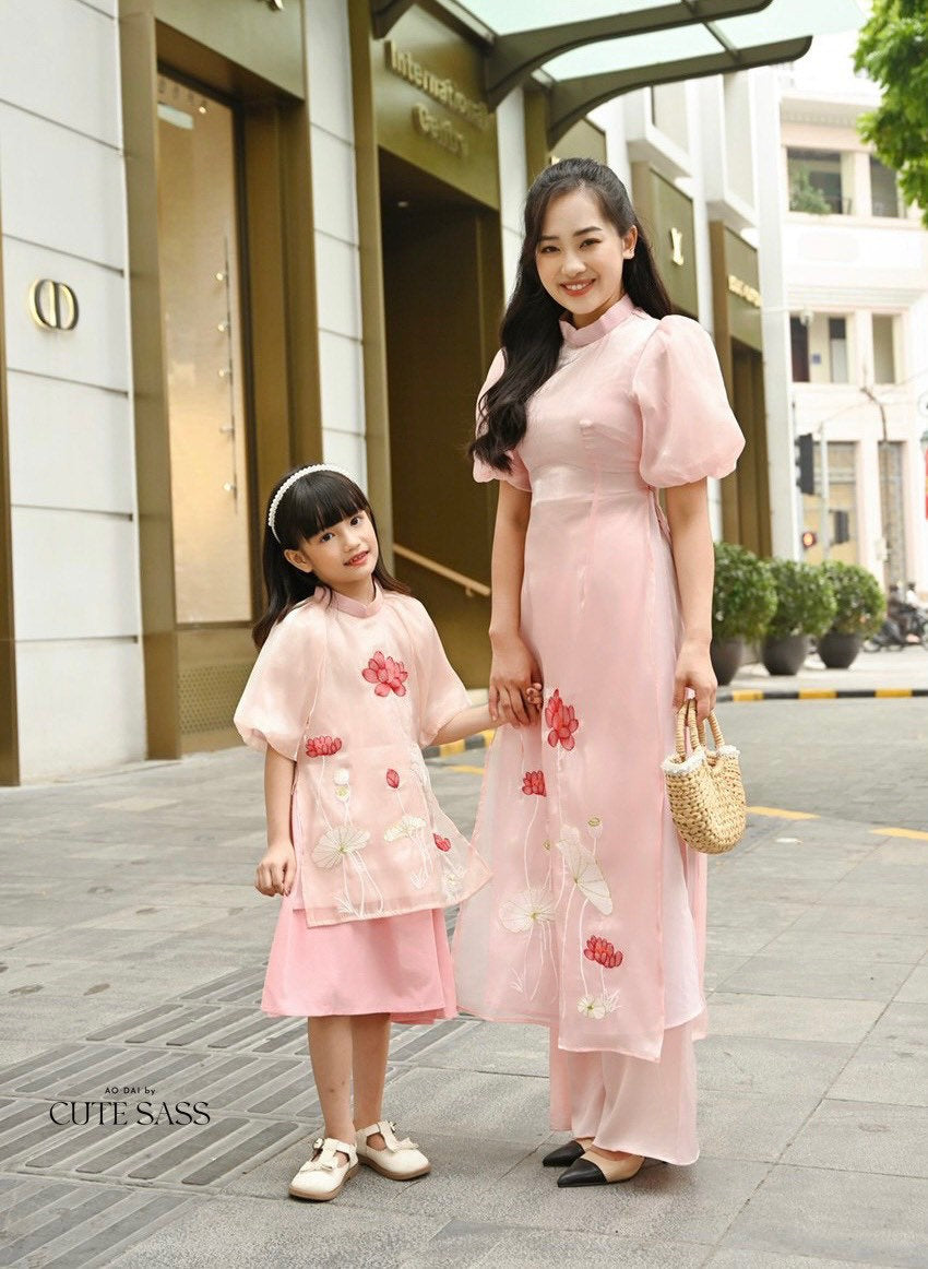 Mom and Daughter Puffy Sleeve Pink Lotus Ao Dai Set