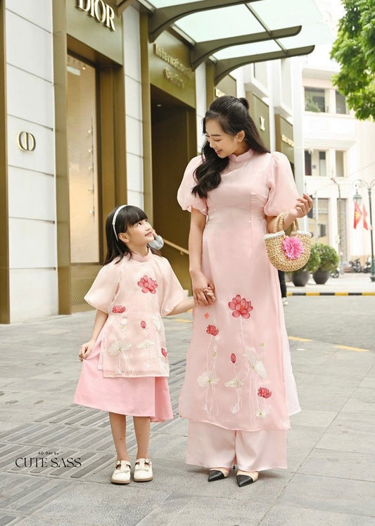 Mom and Daughter Puffy Sleeve Pink Lotus Ao Dai Set