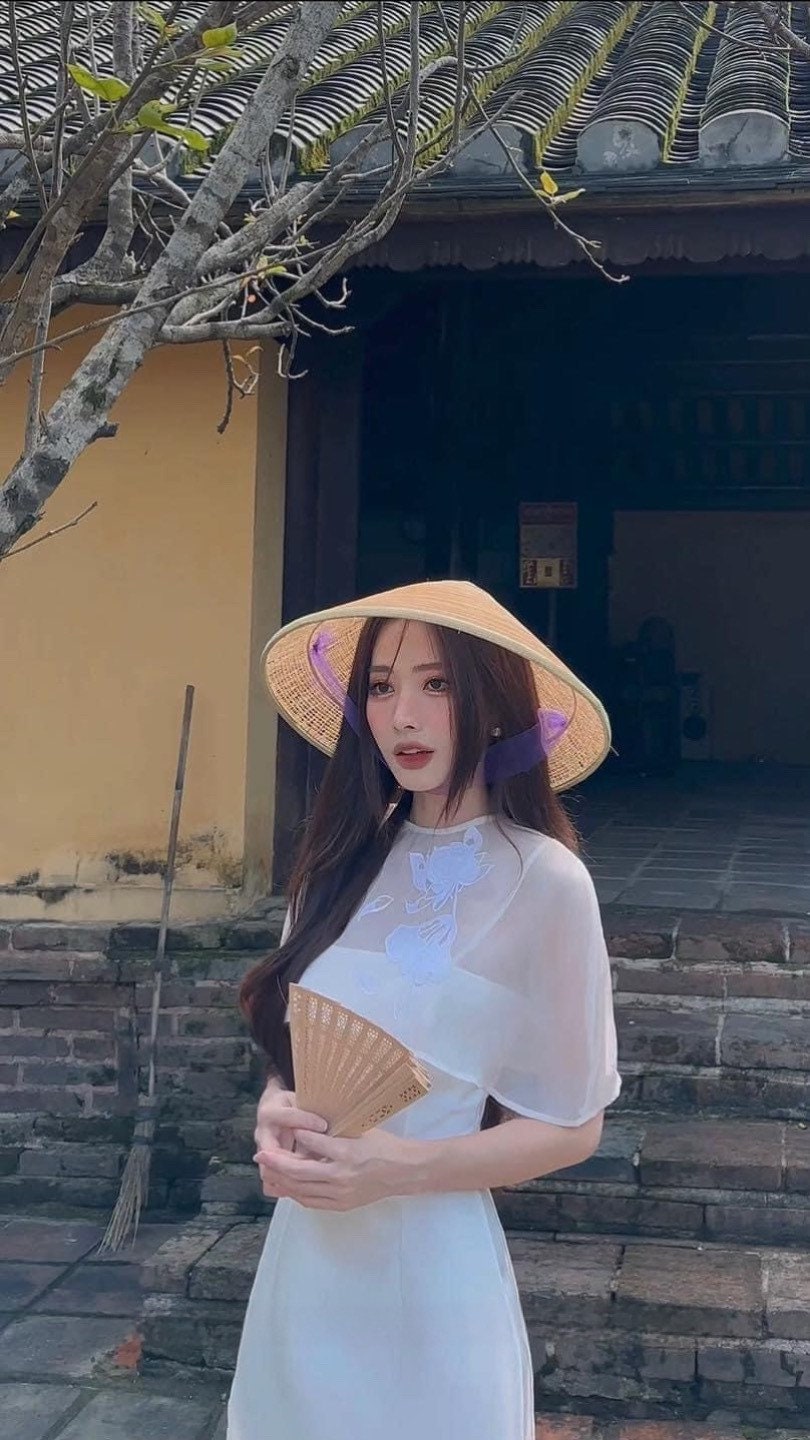White Cape Ao Dai Set | Pre-made Modernized Vietnamese Ao Dai| Ao Dai with Pants| Lunar New Year| Ao Dai Cach Tan
