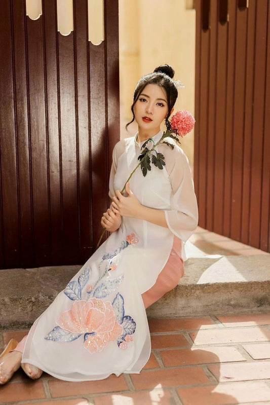 White Sparkle Peony Ao Dai Set | Pre-made Modernized Vietnamese Ao Dai | Women Ao Dai with Pants | Lunar New Year| Ao Dai Cach Tan|A1