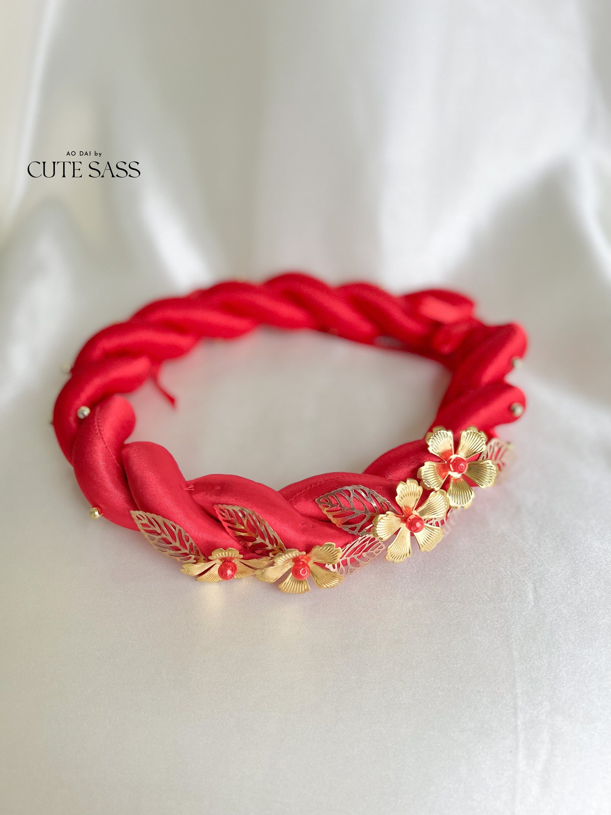 White / Red Headband with 3D Flowers - Man