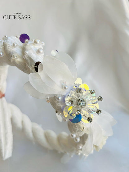 White / Red Headband with 3D Flowers - Mấn | Pre-made Vietnamese Ao Dai Accessories | Wedding Ao Dai Accessories