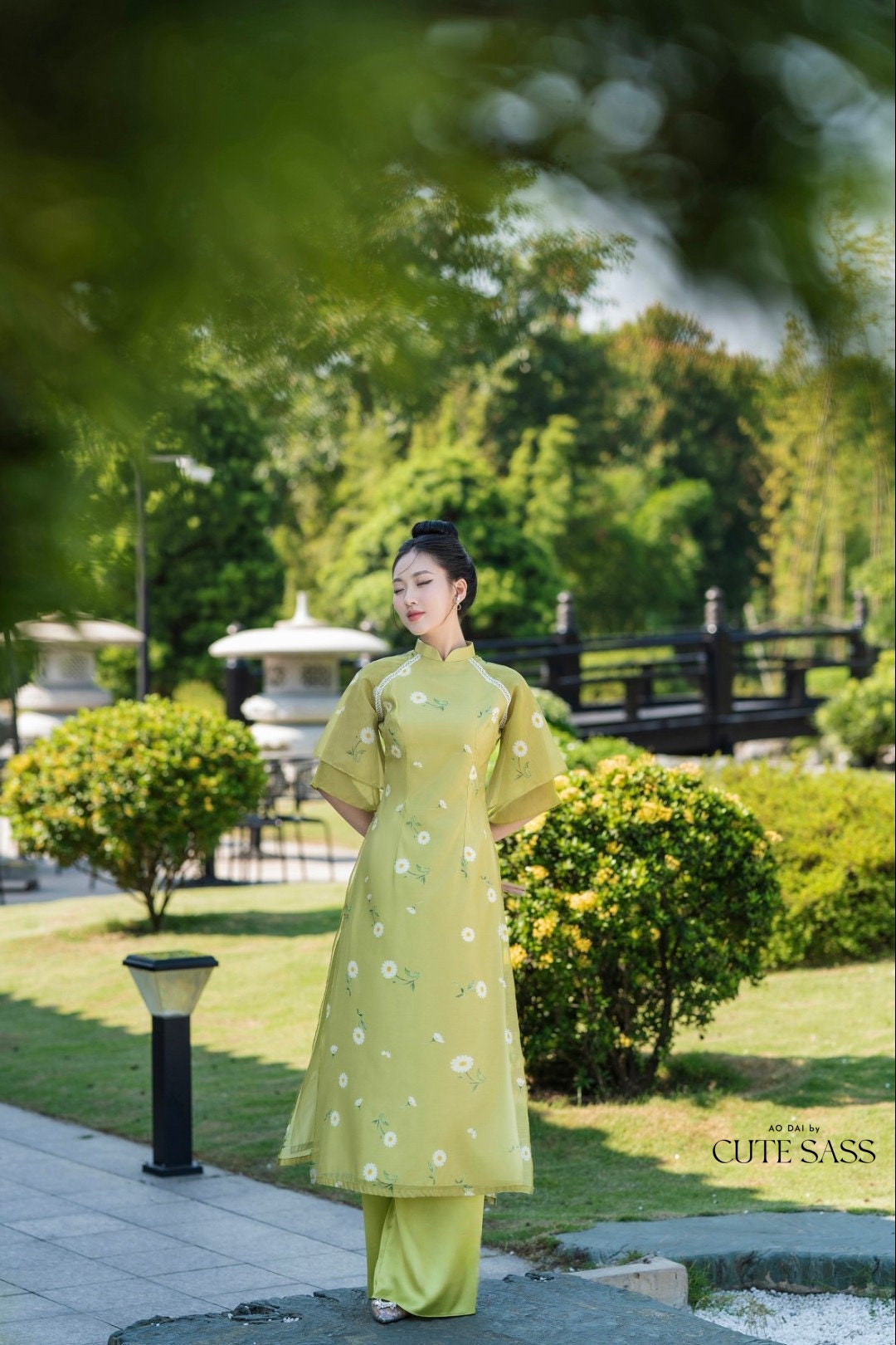 Green Double Sleeve Daisy Ao Dai Set with Headband | Pre-made Traditional Vietnamese Ao Dai|Ao Dai with Pants|Lunar New Year Ao Dai|