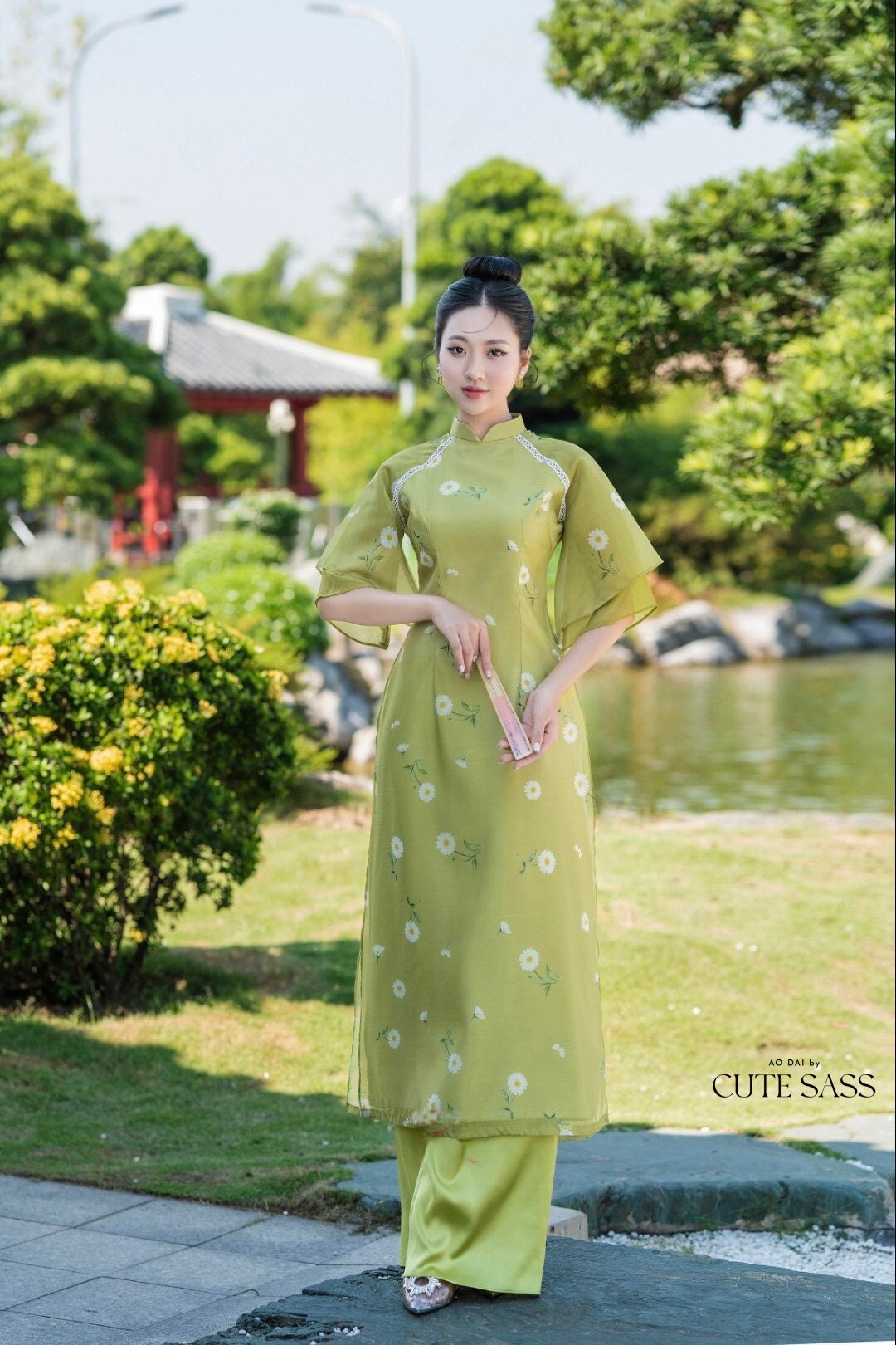 Green Double Sleeve Daisy Ao Dai Set with Headband | Pre-made Traditional Vietnamese Ao Dai|Ao Dai with Pants|Lunar New Year Ao Dai|