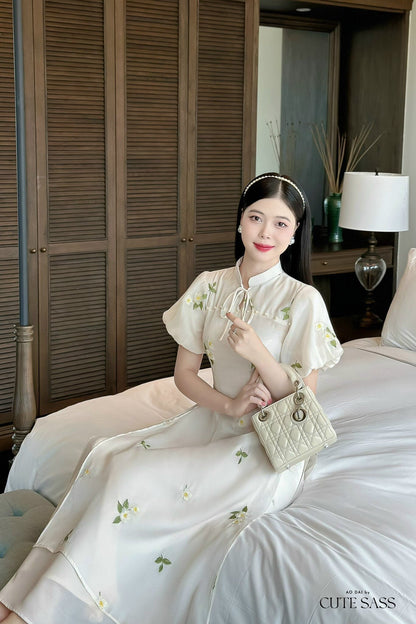 Mom and Daughter Cream Mini Flowers Ao Dai Set| Pre-made Traditional Vietnamese Ao Dai | Lunar New Year | Ao Dai for Girl, Mom|