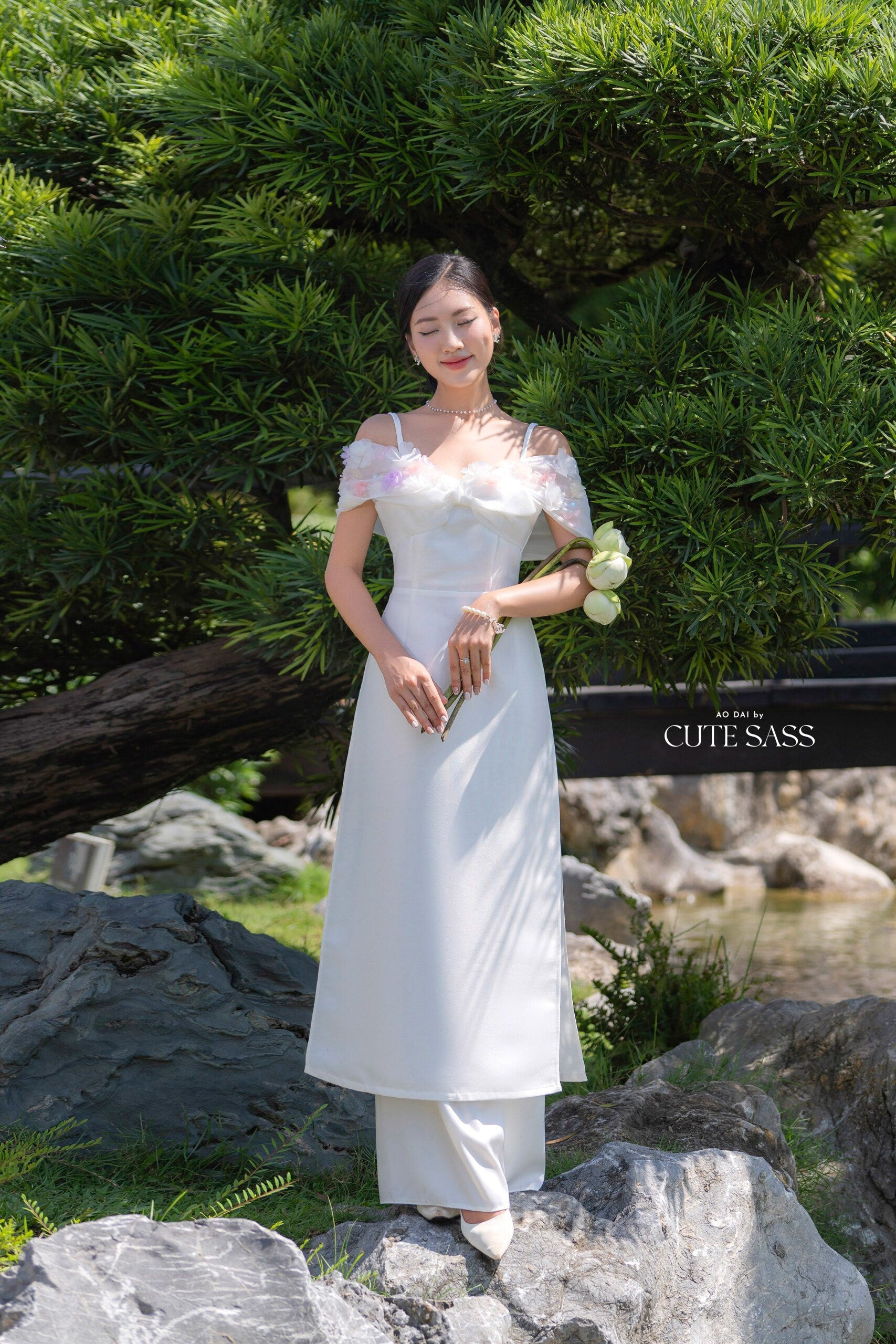 White Off Shoulder Sparkle Ao Dai Set | Pre-made Modernized Vietnamese Ao Dai | Women Ao Dai with Pants | Lunar New Year| Ao Dai Cach Tan|B4