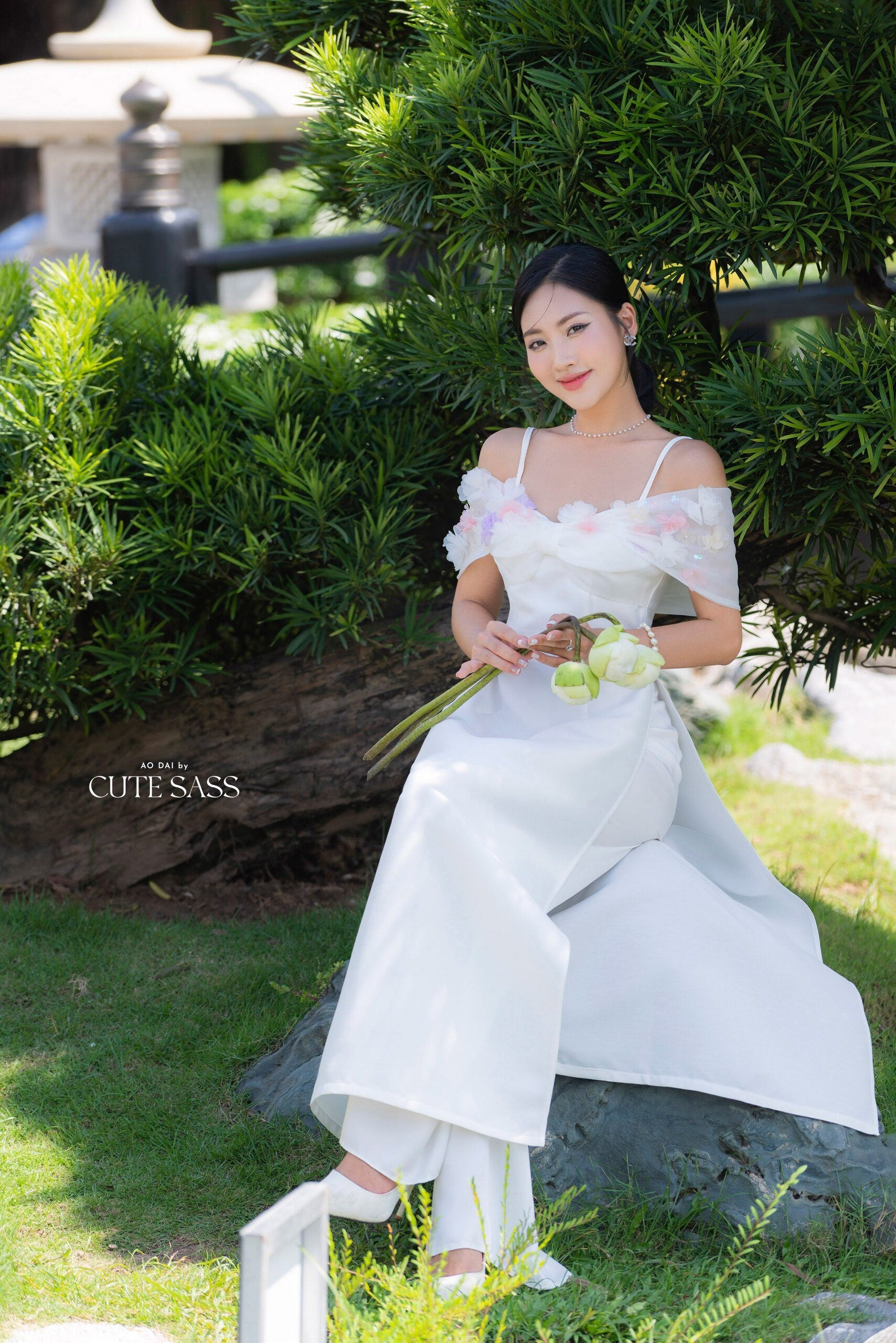 White Off Shoulder Sparkle Ao Dai Set | Pre-made Modernized Vietnamese Ao Dai | Women Ao Dai with Pants | Lunar New Year| Ao Dai Cach Tan|B4