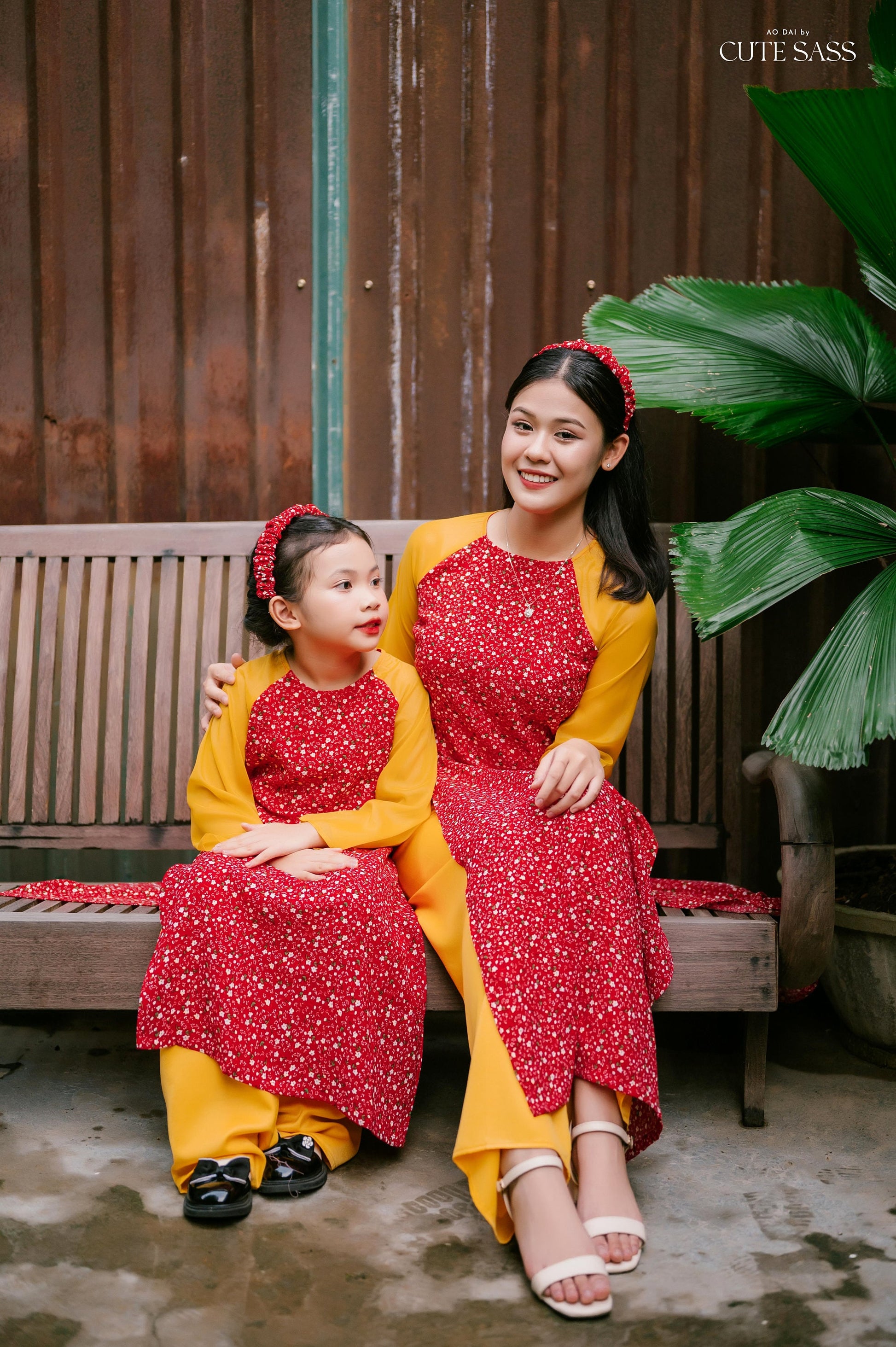 Mom and Daughter Red Hoa Matching Ao Dai Set with Headband