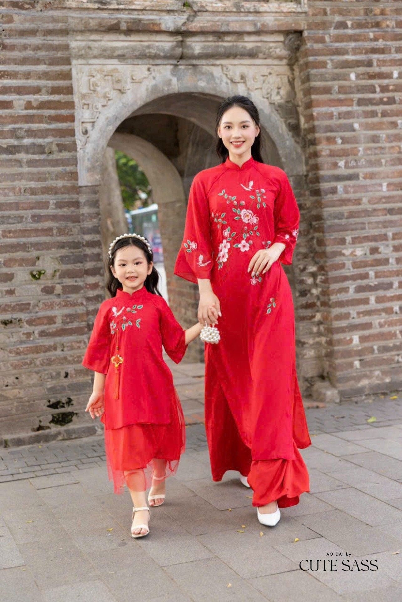 Mom and Daughter Red Embroidery Ao Dai Set| Pre-made Traditional Vietnamese Ao Dai| Lunar New Year | Ao Dai for Girl, Mom |Ao Dai Tet|M3M4