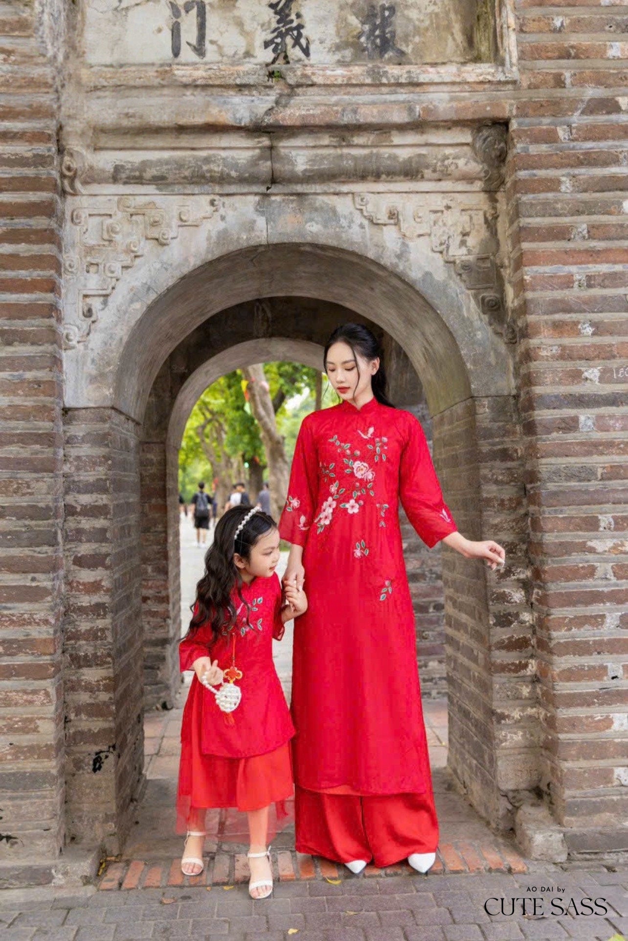 Mom and Daughter Red Embroidery Ao Dai Set| Pre-made Traditional Vietnamese Ao Dai| Lunar New Year | Ao Dai for Girl, Mom |Ao Dai Tet|M3M4