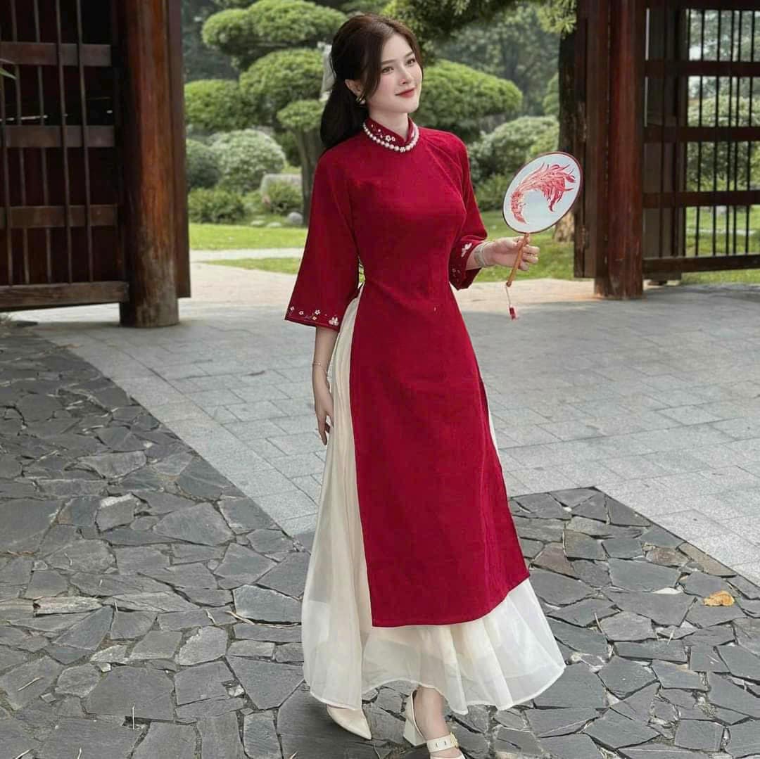 Hard Velvet V Ao Dai Set